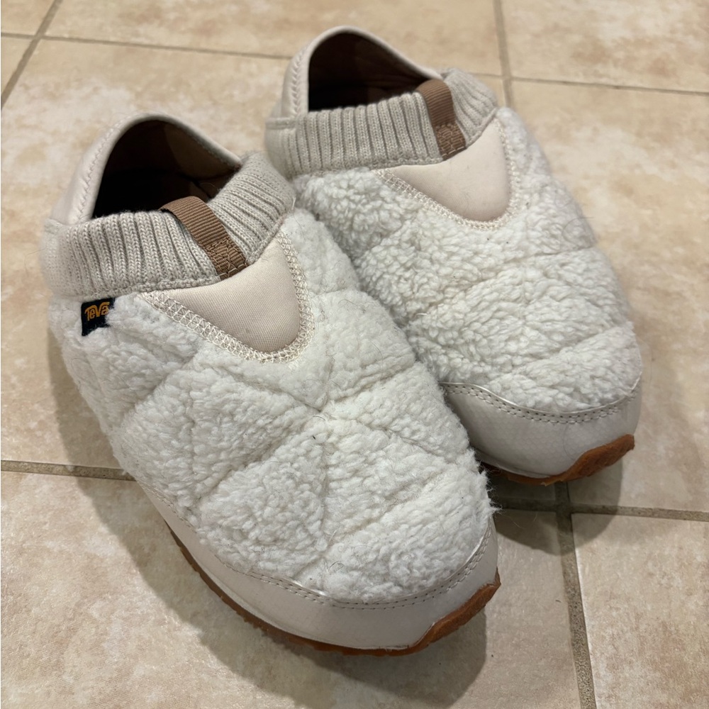 NEW TEVA WOMENS Re EMBER MOC FLEECE SNEAKER SHOES, OFF WHITE NIB COMFORTABLE